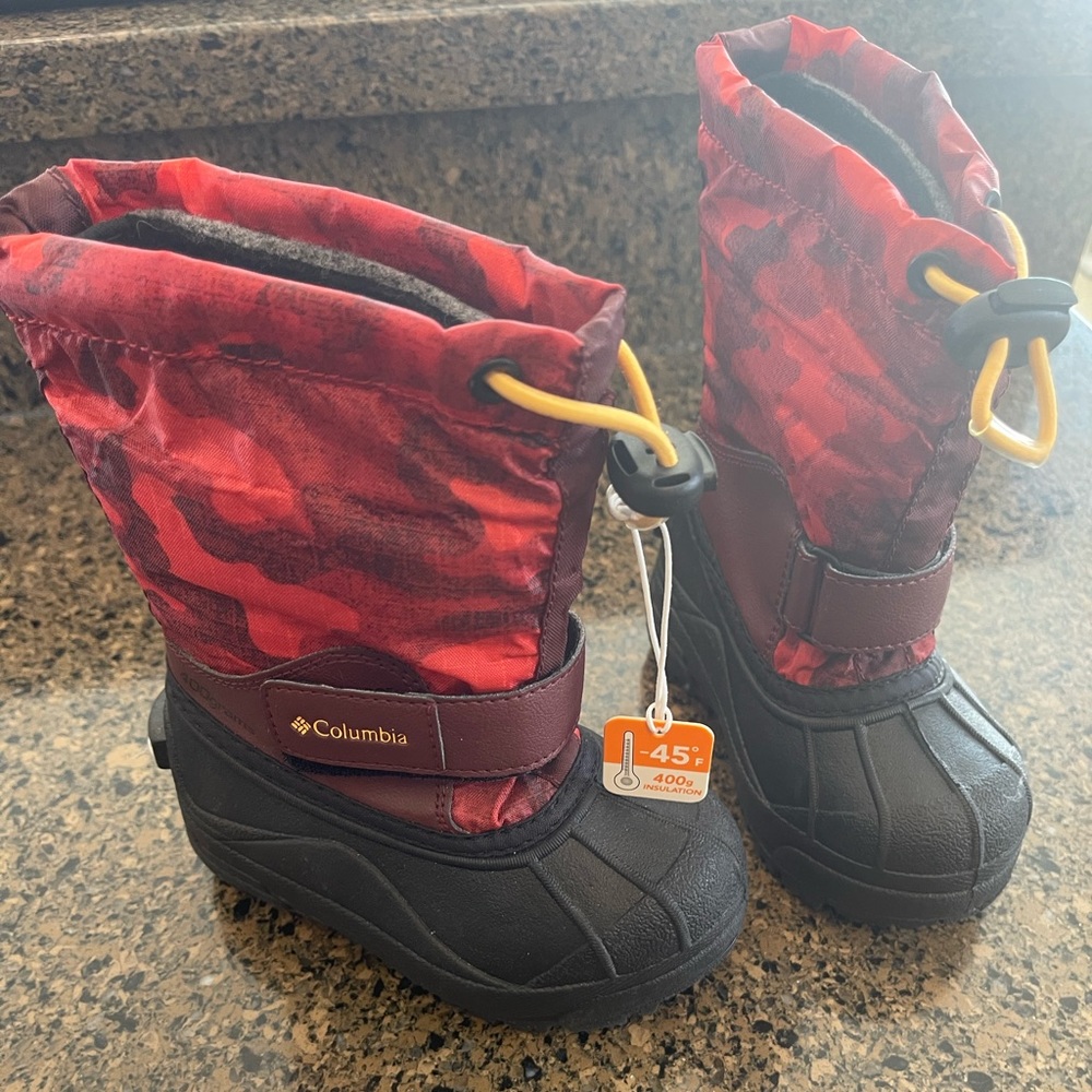 NWT Toddler 8 Columbia winter boots